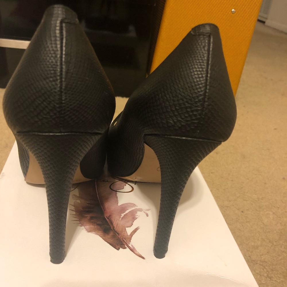 ☀️Jessica Simpson Black Suede Heels - Picture 2 of 4